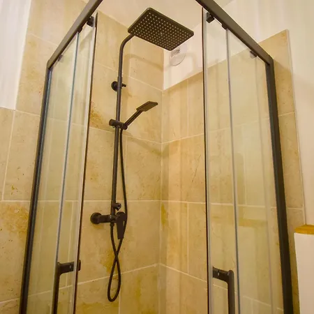 아파트 La Duche - Neuf Central, Calme, Vue Sur Les Toits De Et Parking, Intendance Luxury Host 셰르부르 앙 코탱탕